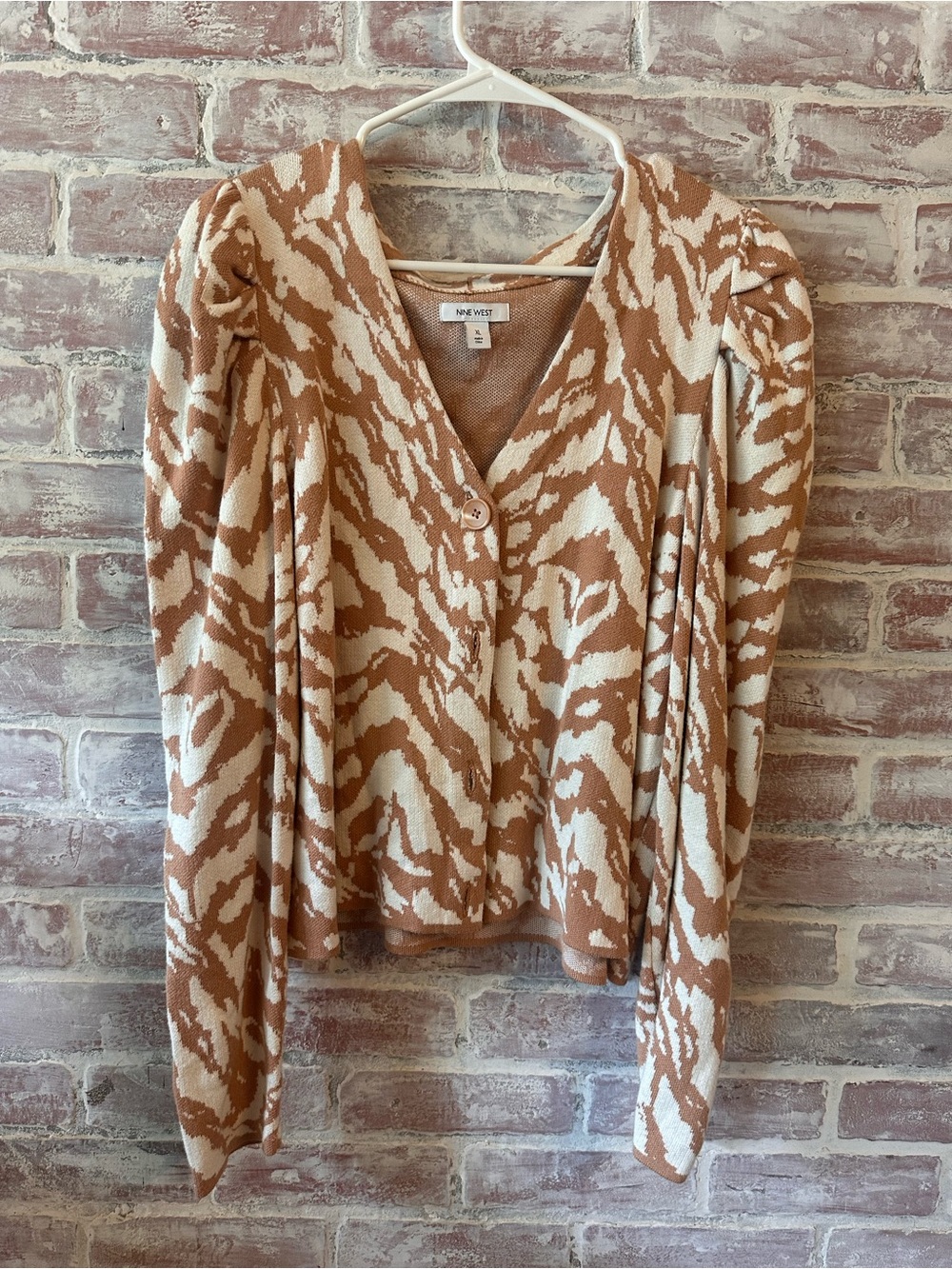 Nine West Cream and Tan Printed V‑Neck Button Cardigan